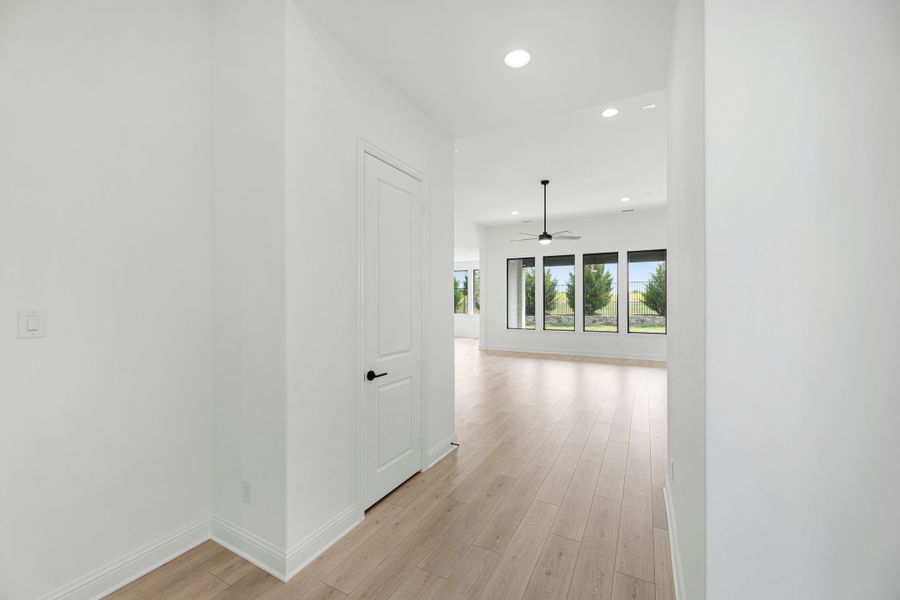 Spacious, unfurnished interior of a new home in Nelson Lake Estates, Rockwall (Image 35).