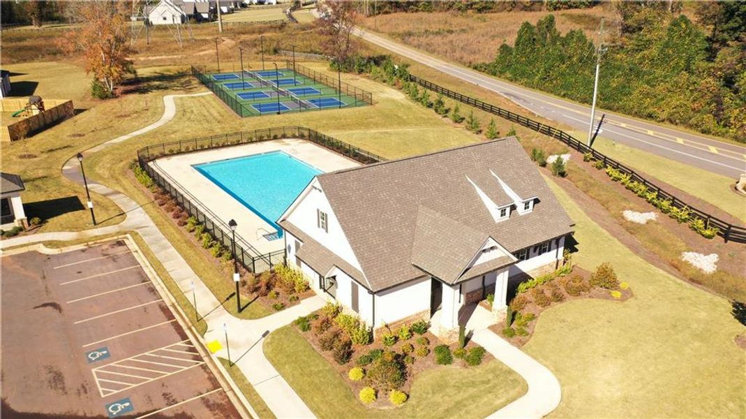 Community amenities in Ponderosa Farms Estates, Gainesville (Image 47).