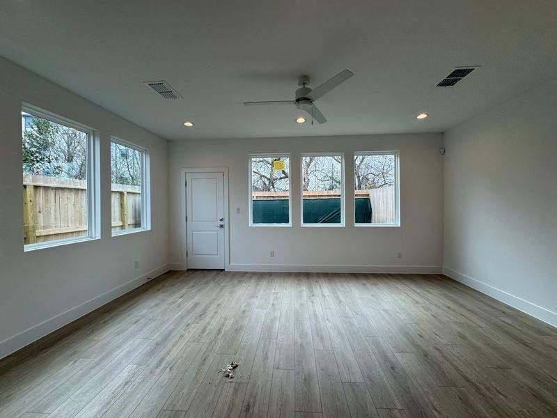Spacious, unfurnished interior of a new home in , Houston (Image 3).