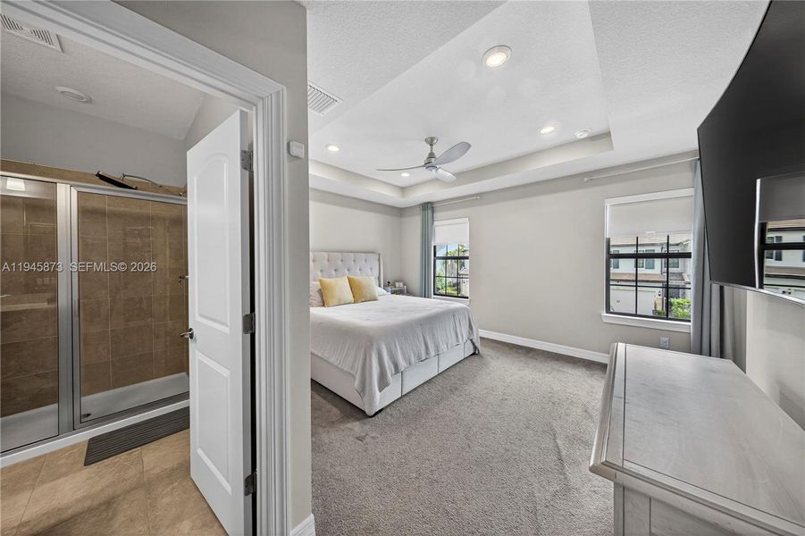 Furnished interior view inside a new home in , Oakland Park (Image 15).