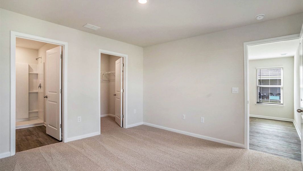 Spacious, unfurnished interior of a new home in Dove Crossing, Conway (Image 15).