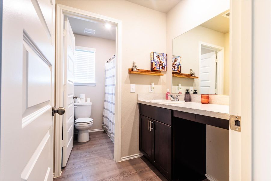 2nd Bathroom upstairs 2nd Bathroom upstairs