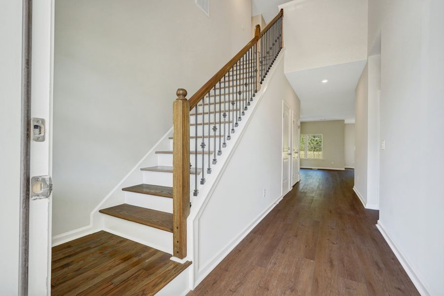 Spacious, unfurnished interior of a new home in Heritage at New Riverside, Bluffton (Image 15).