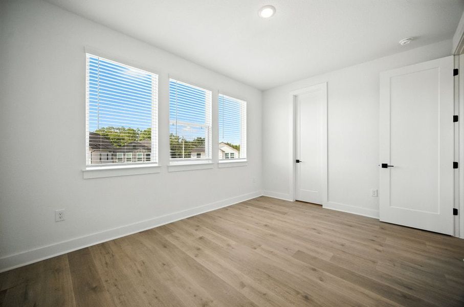 Spacious, unfurnished interior of a new home in Foxfield, Austin (Image 13).