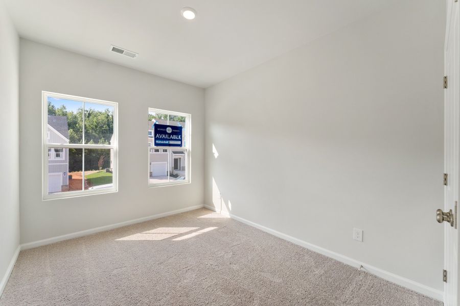 Spacious, unfurnished interior of a new home in Edwards Station, Taylors (Image 19).