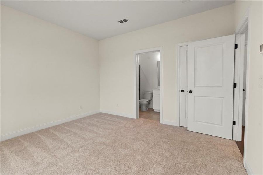 Spacious, unfurnished interior of a new home in Waterside Townhomes, Peachtree Corners (Image 16).