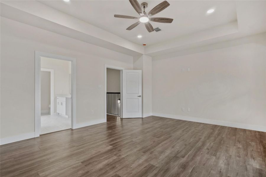 Spacious, unfurnished interior of a new home in , Houston (Image 42).