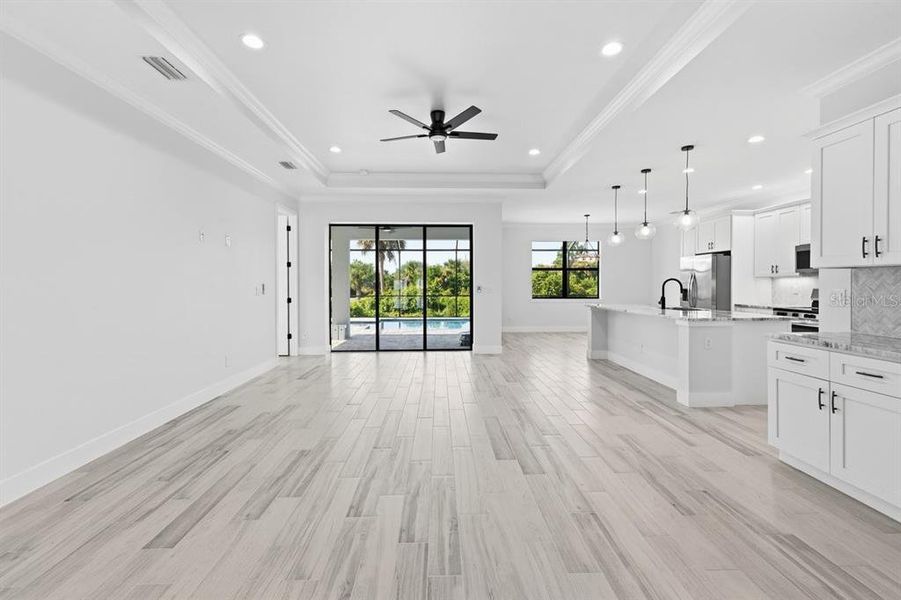 Spacious, unfurnished interior of a new home in , Englewood (Image 19).