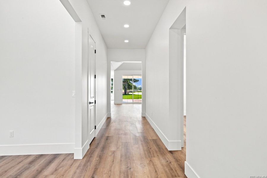 Spacious, unfurnished interior of a new home in , Bandera (Image 40). Spacious, unfurnished interior of a new home in , Bandera (Image 40).
