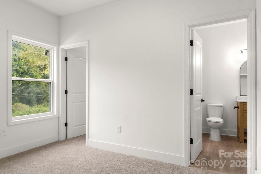 Image 33 of a home in . Image 33 of a home in .