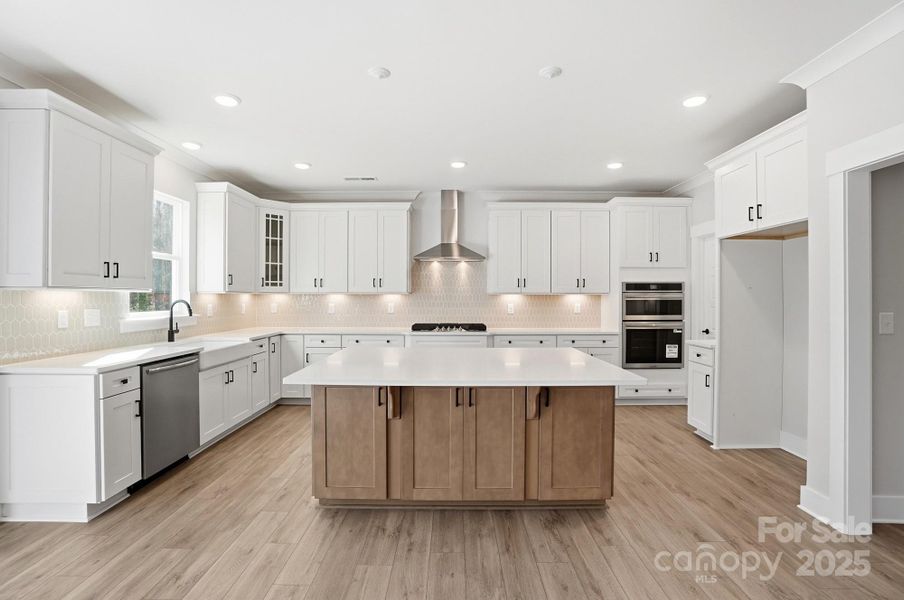 Furnished interior view inside a new home in Robinson Oaks, Gastonia (Image 9).