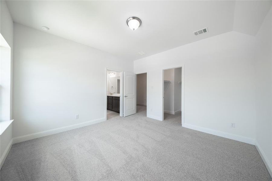 Spacious, unfurnished interior of a new home in Valencia on the Lake: Valencia 50s, Little Elm (Image 19). Spacious, unfurnished interior of a new home in Valencia on the Lake: Valencia 50s, Little Elm (Image 19).