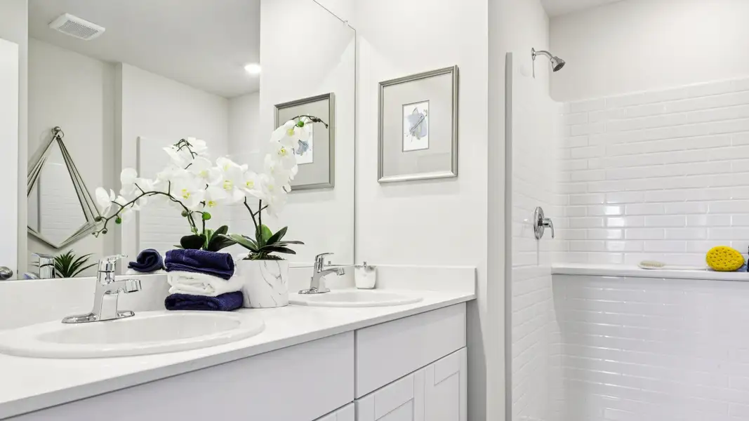 Representative interior finishes for a home built from the Cameron by D.R. Horton in Derby Creek, Ocala (Image 18). Representative interior finishes for a home built from the Cameron by D.R. Horton in Derby Creek, Ocala (Image 18).