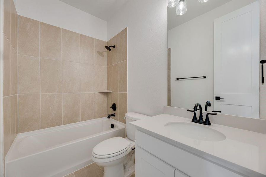 Furnished interior view inside a new home in Walton Ridge, Corinth (Image 10).