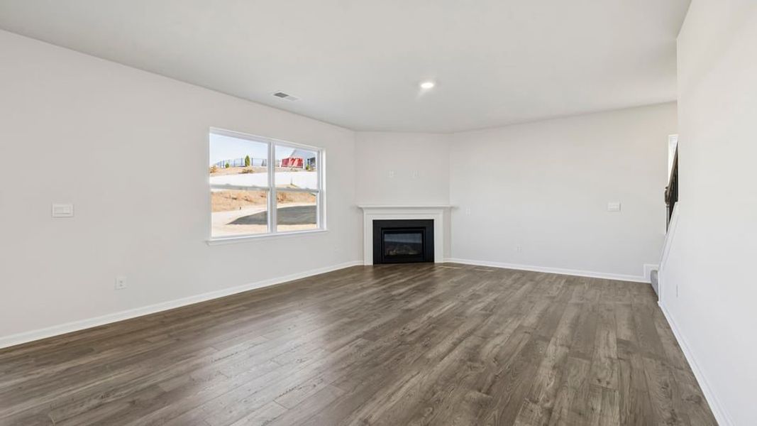 Spacious, unfurnished interior of a new home in Foxbank, Gray Court (Image 19).