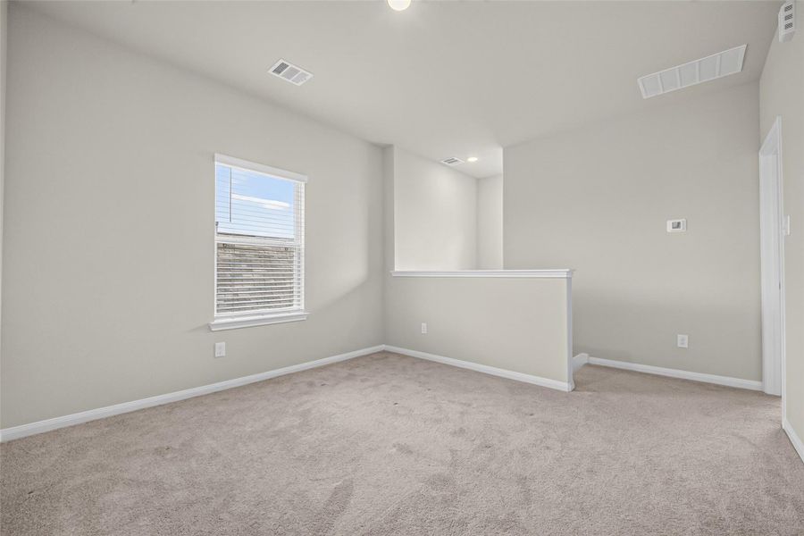 Spacious, unfurnished interior of a new home in Charleston Heights, Rosharon (Image 16).