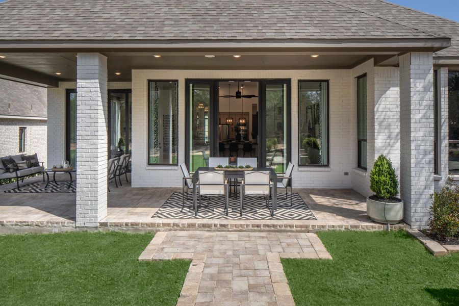 Representative exterior details of a home built from the 216G by Highland Homes in Quail Hollow, Rockwall (Image 24). Representative exterior details of a home built from the 216G by Highland Homes in Quail Hollow, Rockwall (Image 24).