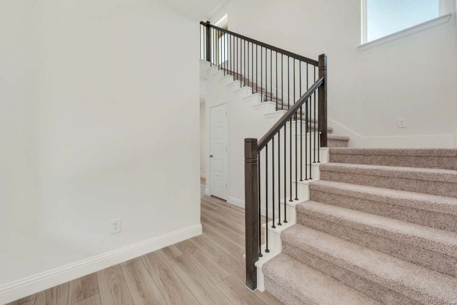 Representative unfurnished interior of a home built from the Wisteria by Pacesetter Homes in Elevon, Lavon (Image 20).