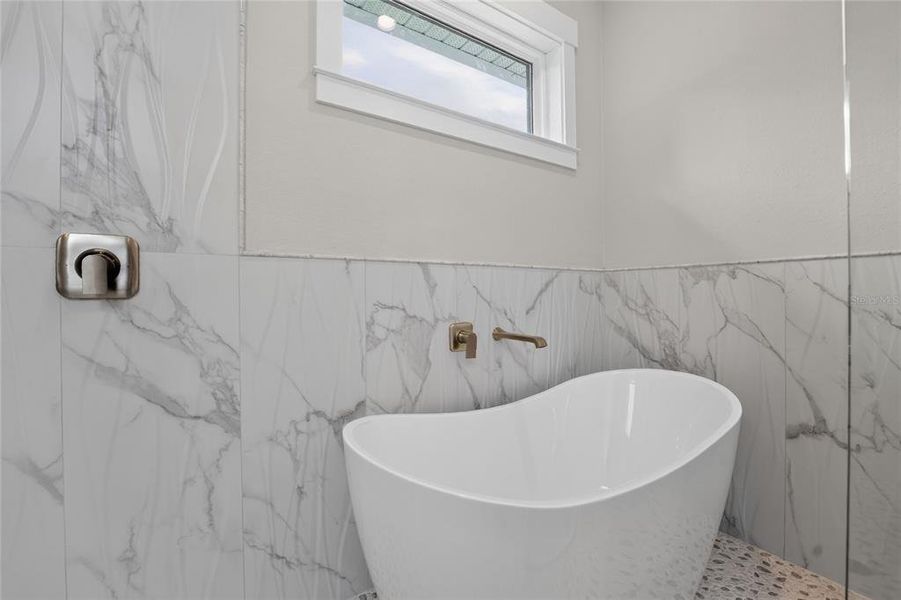 Close-up of interior finishes inside a home in , Port Charlotte (Image 20). Close-up of interior finishes inside a home in , Port Charlotte (Image 20).