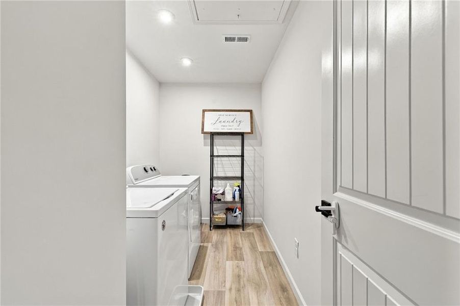 Furnished interior view inside a new home in Sweetbay Farm, Lawrenceville (Image 14).