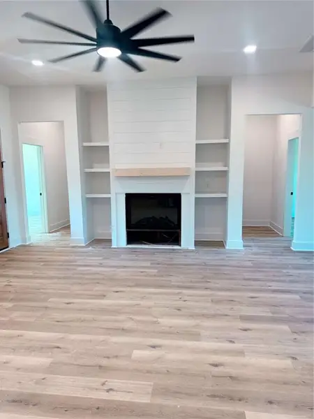 Spacious, unfurnished interior of a new home in , Bremen (Image 9).