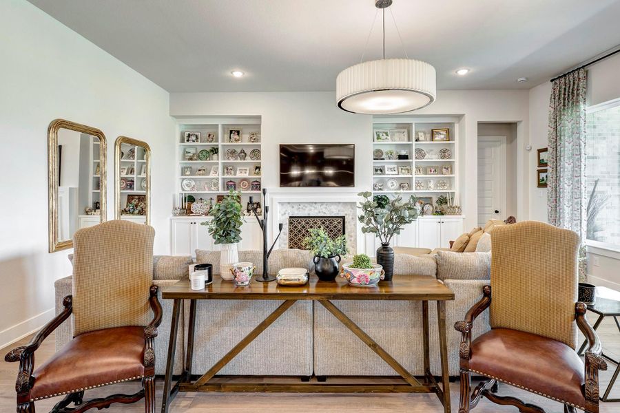 Furnished interior view inside a new home in Cross Creek Ranch 65′, Fulshear (Image 8). Furnished interior view inside a new home in Cross Creek Ranch 65′, Fulshear (Image 8).