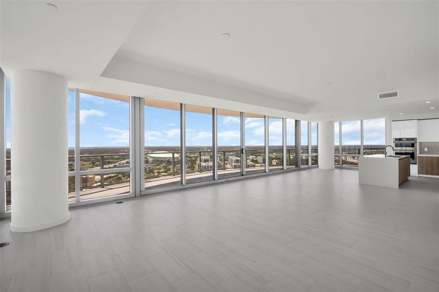 Spacious, unfurnished interior of a new home in , St. Petersburg (Image 55).