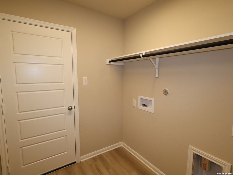 Spacious, unfurnished interior of a new home in Jordan's Ranch, San Antonio (Image 15).