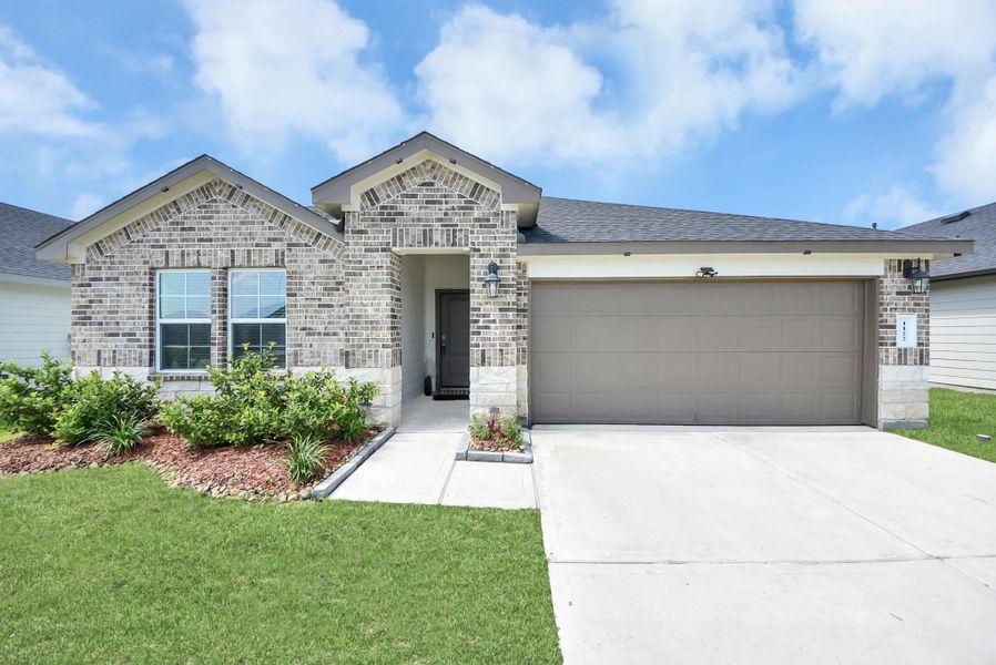 Front exterior of a new home in , Rosharon, TX, highlighting curb appeal (Image 21).