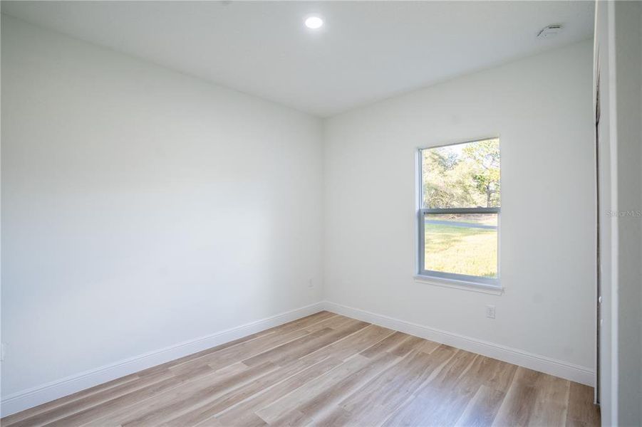 Spacious, unfurnished interior of a new home in , Ocala (Image 38).