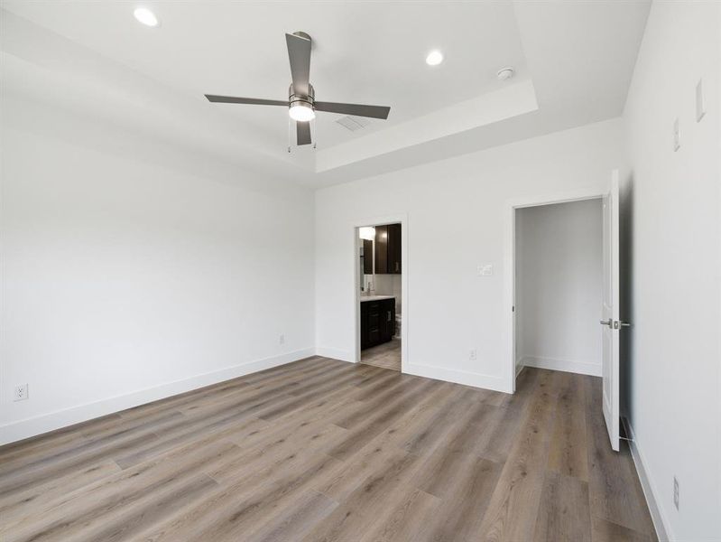 Spacious, unfurnished interior of a new home in , Grand Prairie (Image 24).
