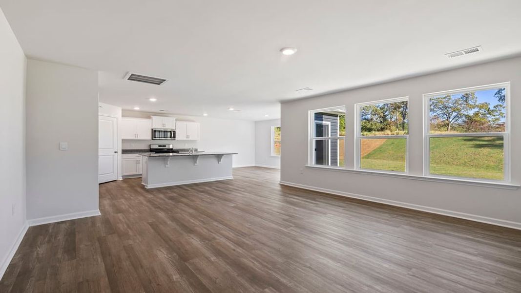 Spacious, unfurnished interior of a new home in Baxter Village, Boiling Springs (Image 18).