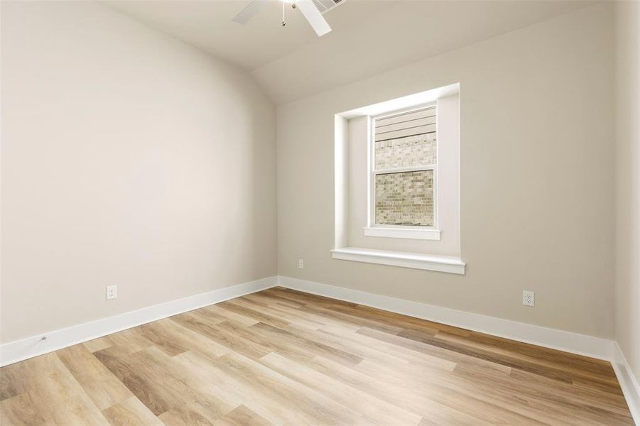 Spacious, unfurnished interior of a new home in , Sherman (Image 31).