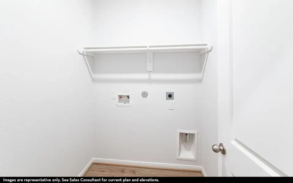 Spacious, unfurnished interior of a new home in Sunset Oaks, Maxwell (Image 9).