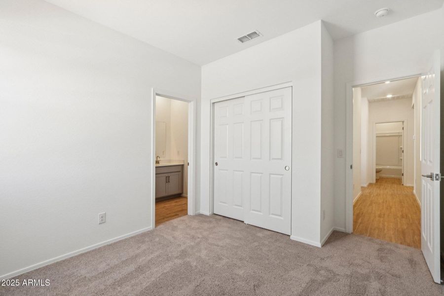 35-web-or-mls-W Pecan Wds-S1907-035 35-web-or-mls-W Pecan Wds-S1907-035