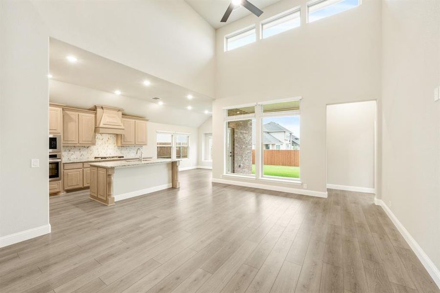 Furnished interior view inside a new home in Hulen Trails Classic 50, Fort Worth (Image 8). Furnished interior view inside a new home in Hulen Trails Classic 50, Fort Worth (Image 8).