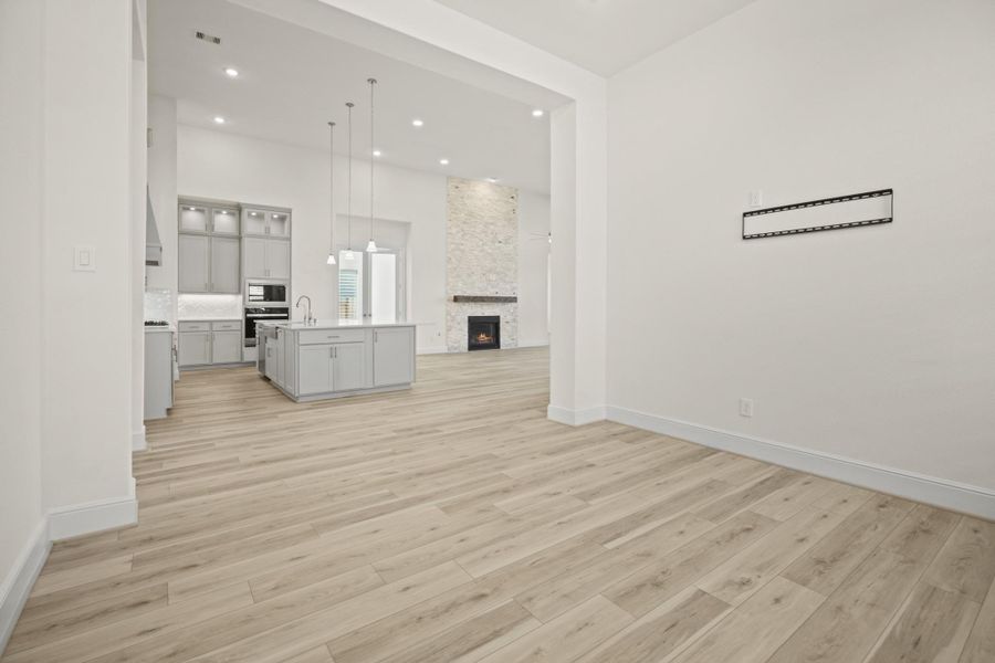 Spacious, unfurnished interior of a new home in Westwood, League City (Image 16). Spacious, unfurnished interior of a new home in Westwood, League City (Image 16).