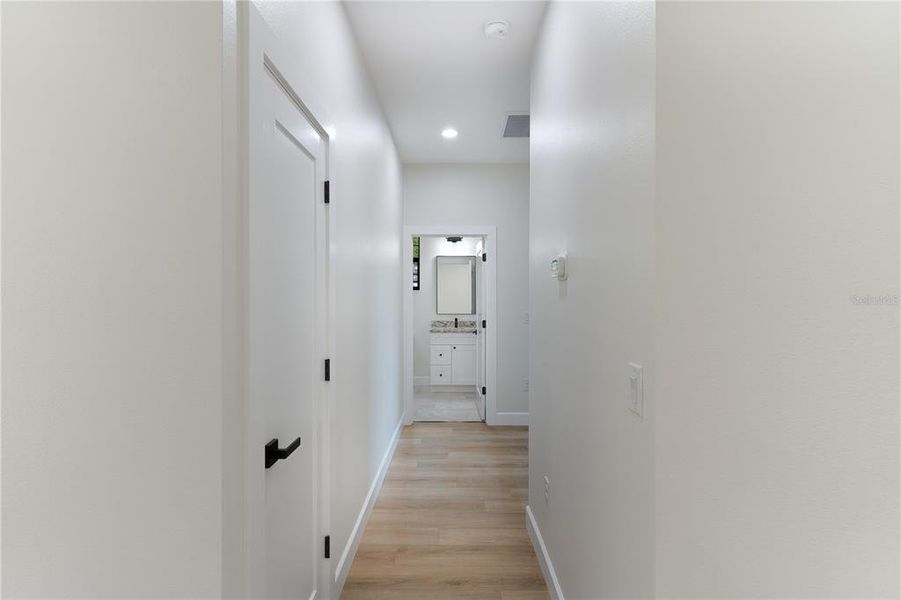 Spacious, unfurnished interior of a new home in , Port Charlotte (Image 14).