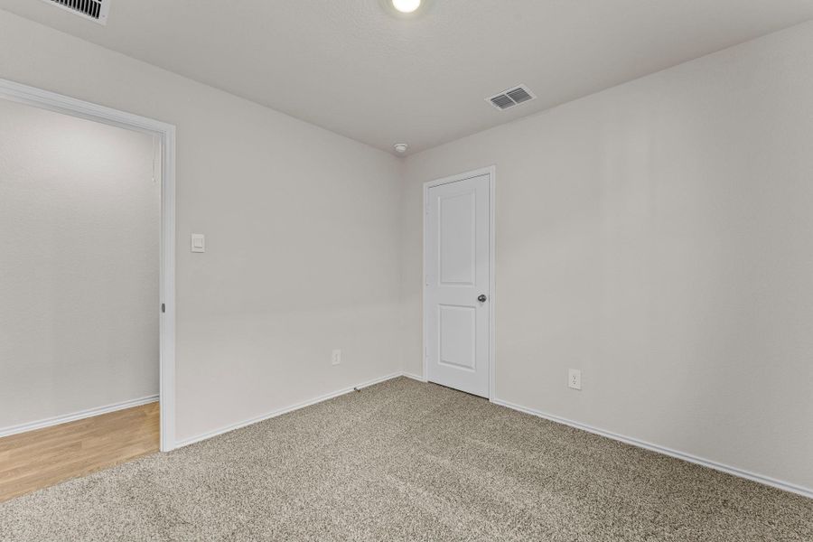 Spacious, unfurnished interior of a new home in Sunset Oaks, Maxwell (Image 25). Spacious, unfurnished interior of a new home in Sunset Oaks, Maxwell (Image 25).