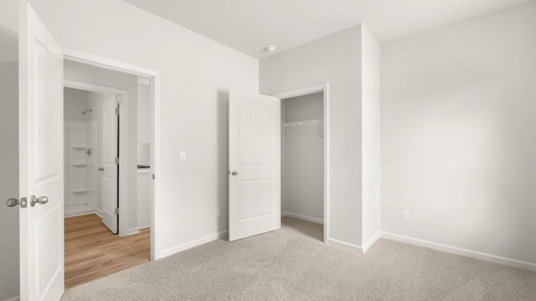Spacious, unfurnished interior of a new home in Lost Creek, Dallas (Image 27). Spacious, unfurnished interior of a new home in Lost Creek, Dallas (Image 27).