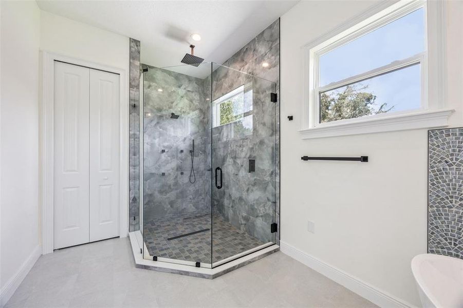 Furnished interior view inside a new home in , Clermont (Image 14).