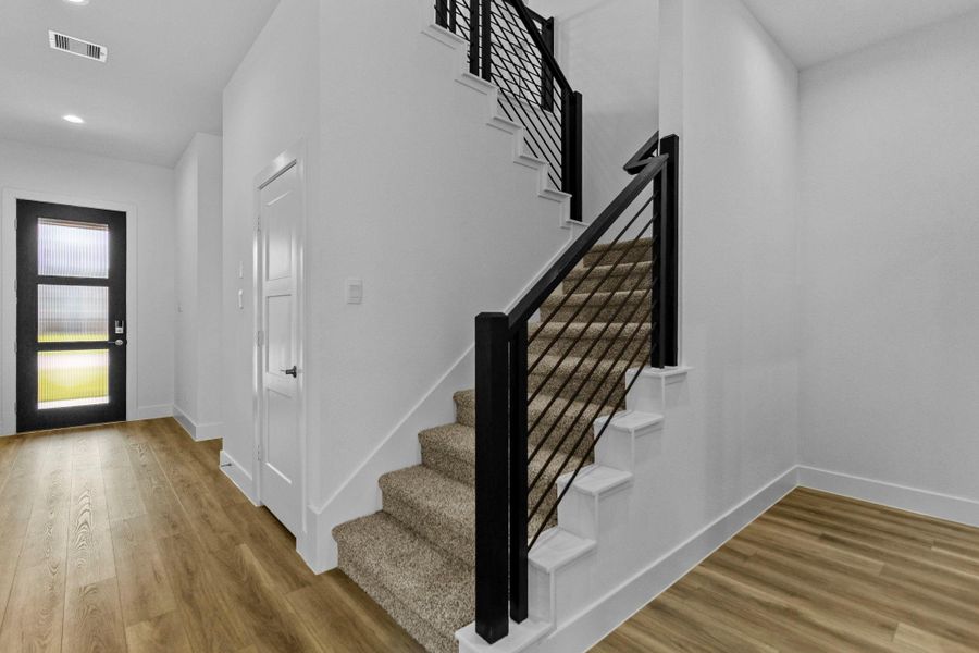 Spacious, unfurnished interior of a new home in Silverthorne, Conroe (Image 14).