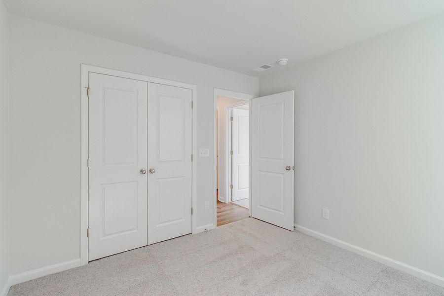 Spacious, unfurnished interior of a new home in Bluefield, Lexington (Image 32).