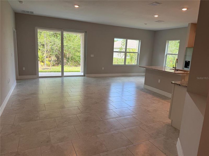 Spacious, unfurnished interior of a new home in , Port Charlotte (Image 12).