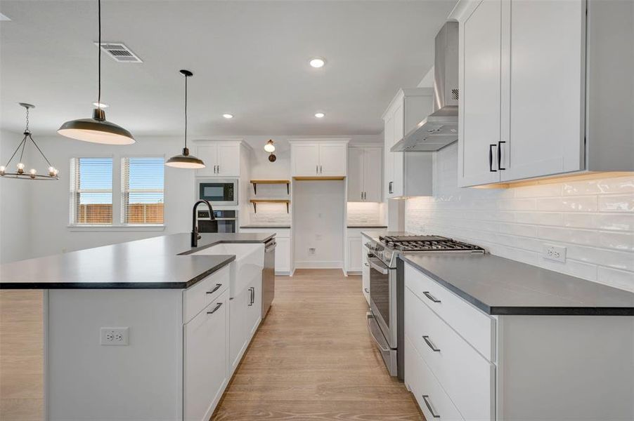 Furnished interior view inside a new home in Timberbrook, Justin (Image 12).