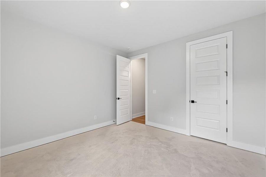 Spacious, unfurnished interior of a new home in , Gainesville (Image 28).