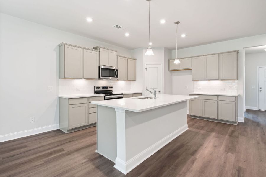 Kitchen with Oversized Island Kitchen with Oversized Island