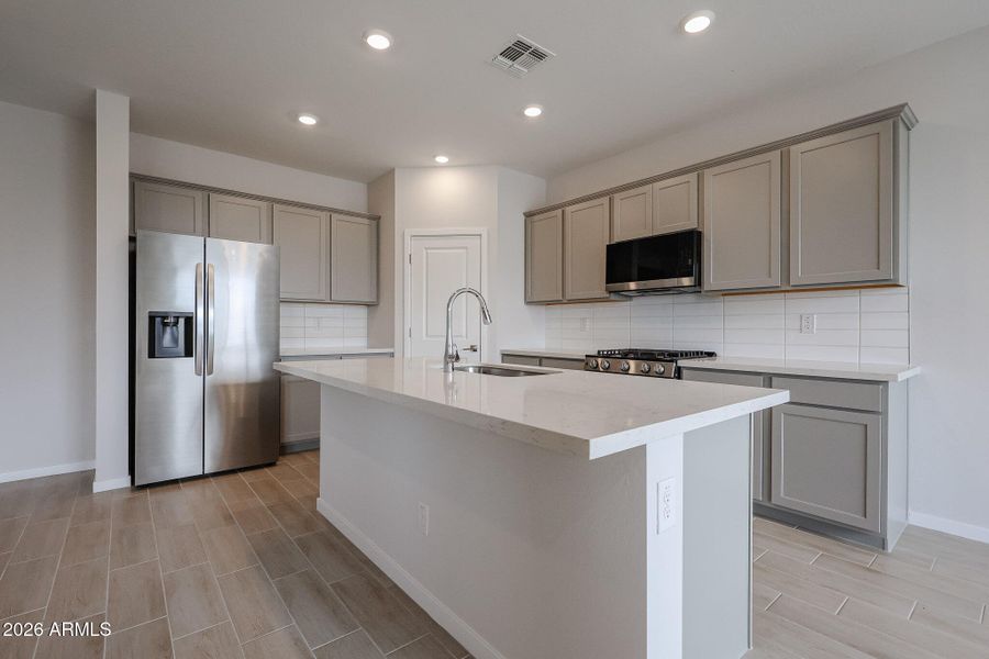 07_Lakes-RED_Erie_New-Construction_Maric