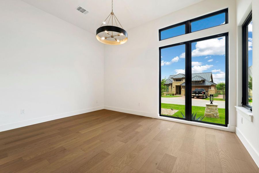 Spacious, unfurnished interior of a new home in , Horseshoe Bay (Image 21).