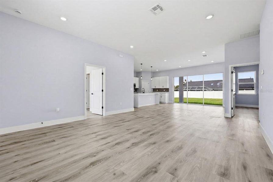 Spacious, unfurnished interior of a new home in , Ocala (Image 21).